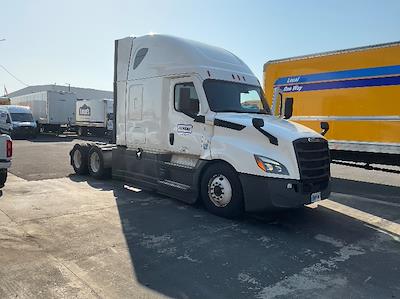 Used 2022 Freightliner Cascadia Detroit DD15AT Semi Truck with Sleeper Cab for sale #399492 - photo 1