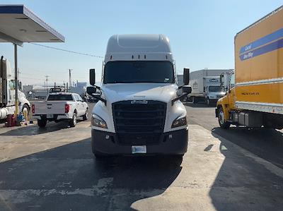 Used 2022 Freightliner Cascadia Detroit DD15AT Semi Truck with Sleeper Cab for sale #399492 - photo 2