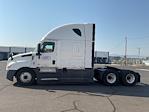Used 2022 Freightliner Cascadia Detroit DD15AT Semi Truck with Sleeper Cab for sale #399492 - photo 4