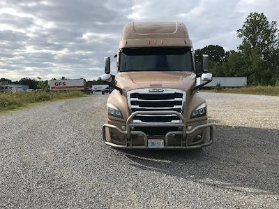 Used 2022 Freightliner Cascadia Detroit DD15AT Semi Truck with Sleeper Cab for sale #400871 - photo 2