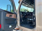 Used 2022 Freightliner Cascadia Detroit DD15AT Semi Truck with Sleeper Cab for sale #400875 - photo 9