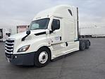 Used 2022 Freightliner Cascadia Detroit DD15AT Semi Truck with Sleeper Cab for sale #403694 - photo 3