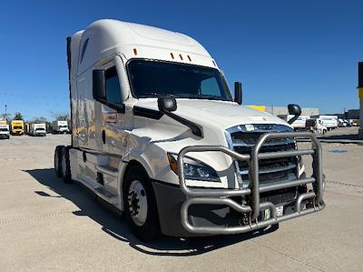 Used 2022 Freightliner Cascadia Detroit DD15AT Semi Truck with Sleeper Cab for sale #403698 - photo 1