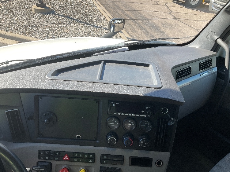 Used 2022 Freightliner Cascadia - photo 14