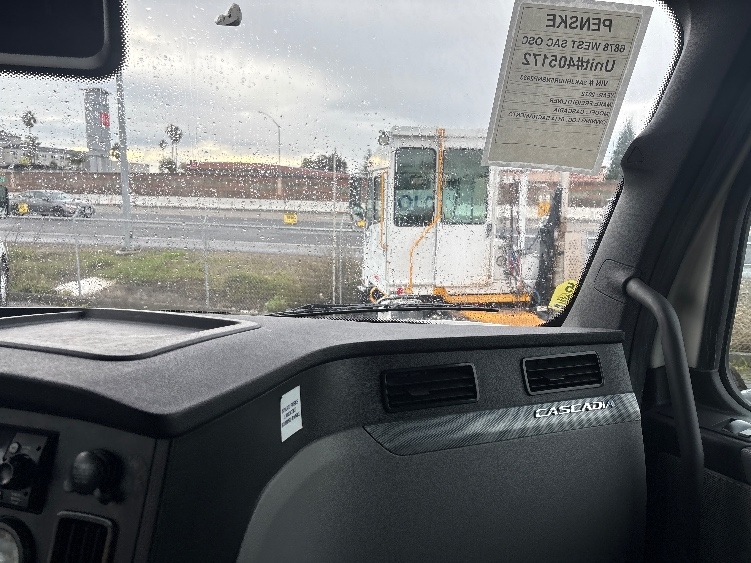 Used 2022 Freightliner Cascadia - photo 16