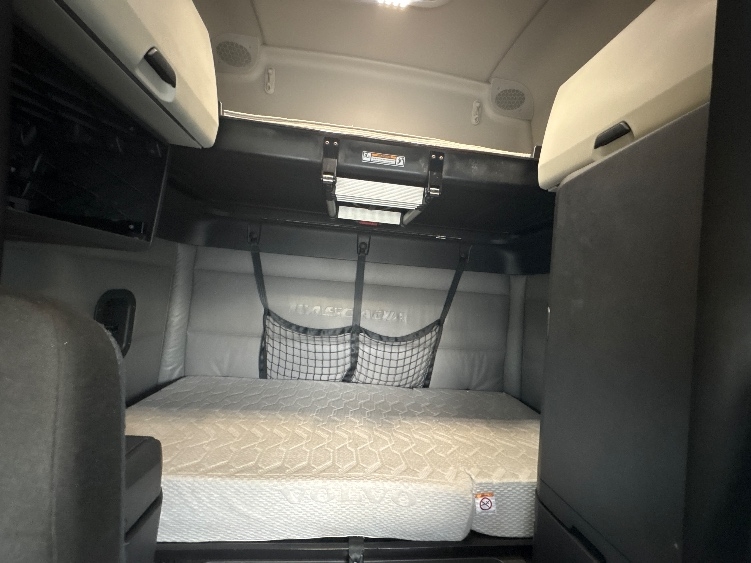Used 2022 Freightliner Cascadia - photo 18