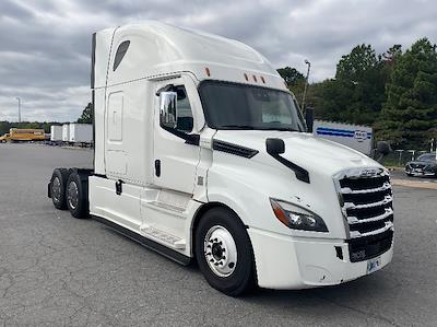 Used 2022 Freightliner Cascadia Detroit DD15AT Semi Truck with Sleeper Cab for sale #406098 - photo 1