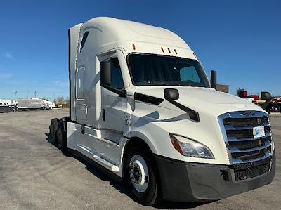 Used 2022 Freightliner Cascadia Detroit DD15AT Semi Truck with Sleeper Cab for sale #406101 - photo 1