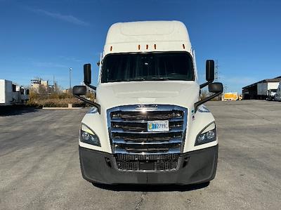 Used 2022 Freightliner Cascadia Detroit DD15AT Semi Truck with Sleeper Cab for sale #406101 - photo 2
