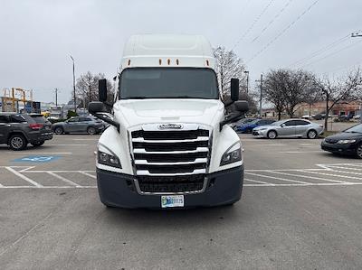 Used 2022 Freightliner Cascadia Detroit DD15AT Semi Truck with Sleeper Cab for sale #406270 - photo 2
