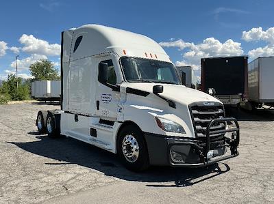 Used 2022 Freightliner Cascadia Detroit DD15AT Semi Truck with Sleeper Cab for sale #406817 - photo 1