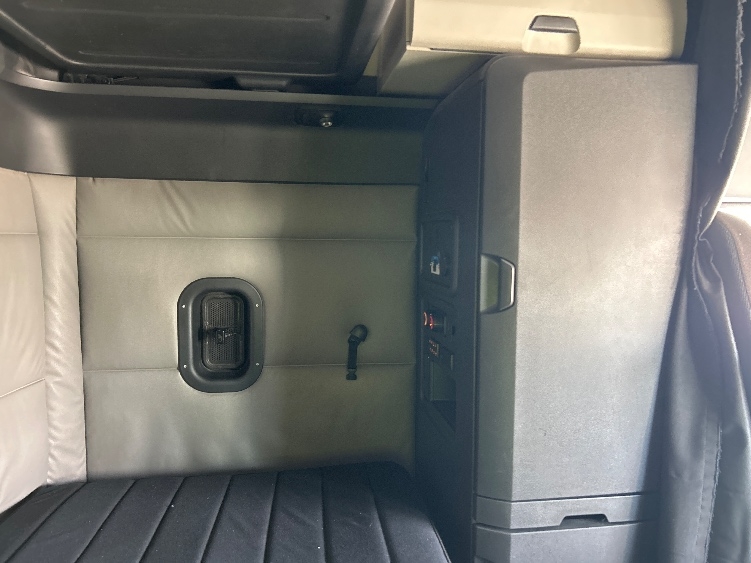 Used 2022 Freightliner Cascadia - photo 18