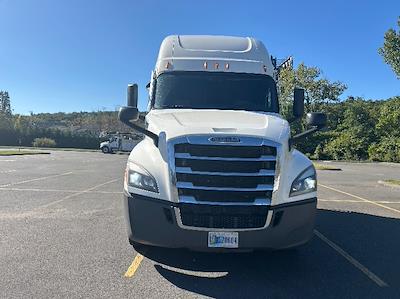 Used 2022 Freightliner Cascadia Detroit DD15AT Semi Truck with Sleeper Cab for sale #407262 - photo 2