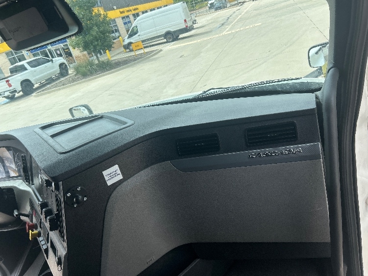 Used 2022 Freightliner Cascadia - photo 16
