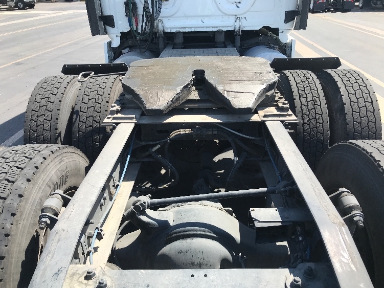 Used 2024 Freightliner Cascadia - photo 8