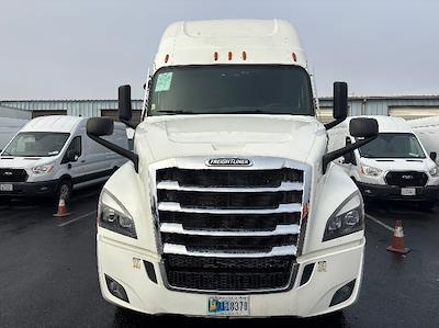 Used 2022 Freightliner Cascadia Detroit DD15AT Semi Truck with Sleeper Cab for sale #407966 - photo 2