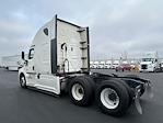 Used 2022 Freightliner Cascadia Detroit DD15AT Semi Truck with Sleeper Cab for sale #407967 - photo 5