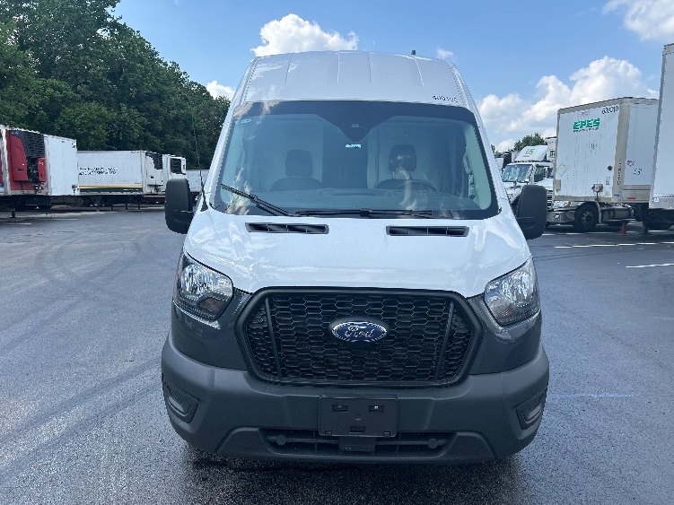 Used 2023 Ford Transit 250 - photo 2