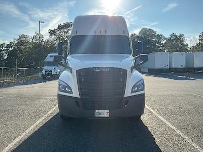 Used 2022 Freightliner Cascadia Detroit DD15AT Semi Truck with Sleeper Cab for sale #409865 - photo 2