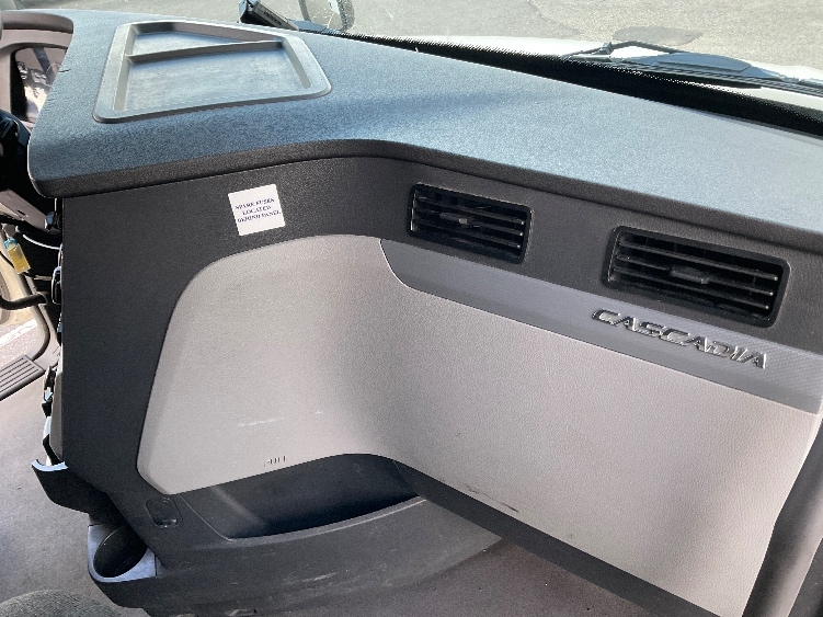 Used 2022 Freightliner Cascadia - photo 17