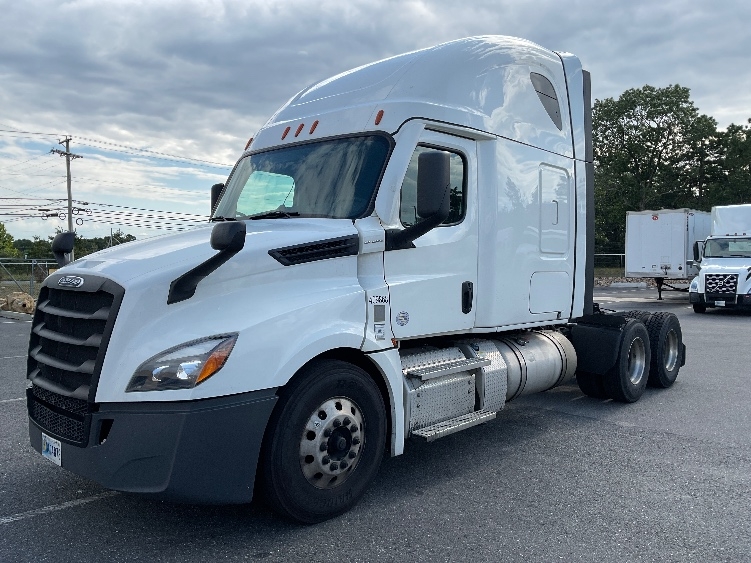 Used 2022 Freightliner Cascadia - photo 5