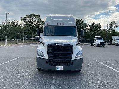 Used 2022 Freightliner Cascadia Detroit DD15AT Semi Truck with Sleeper Cab for sale #409868 - photo 2