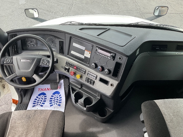 Used 2022 Freightliner Cascadia - photo 14