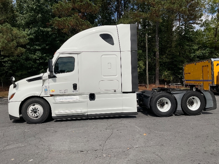 Used 2022 Freightliner Cascadia - photo 6