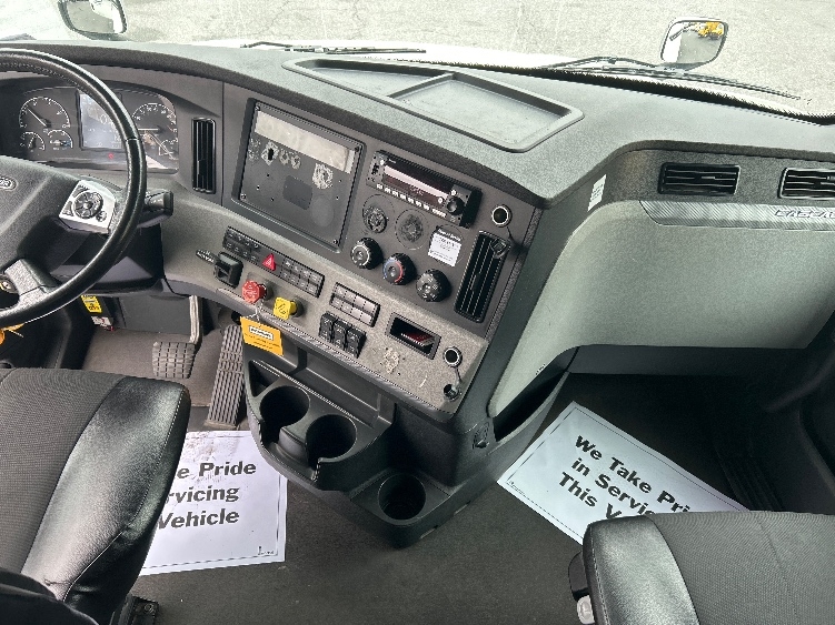 Used 2022 Freightliner Cascadia - photo 14