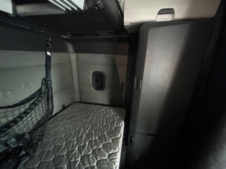 Used 2022 Freightliner Cascadia - photo 20