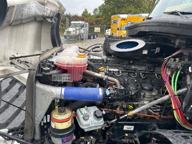 Used 2022 Freightliner Cascadia - photo 23