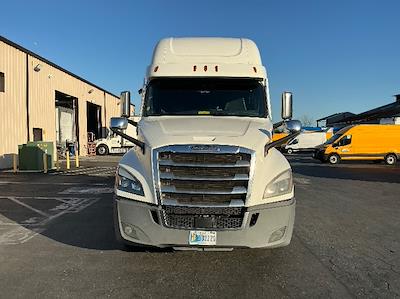 Used 2022 Freightliner Cascadia - photo 1