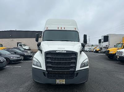 Used 2022 Freightliner Cascadia Detroit DD15AT Semi Truck with Sleeper Cab for sale #413134 - photo 2