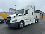 Used 2022 Freightliner Cascadia Detroit DD15AT Semi Truck with Sleeper Cab for sale #413134 - photo 3