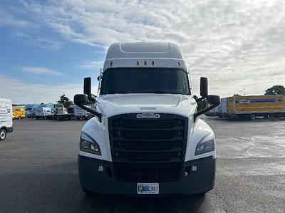 Used 2022 Freightliner Cascadia Detroit DD15AT Semi Truck with Sleeper Cab for sale #413135 - photo 2
