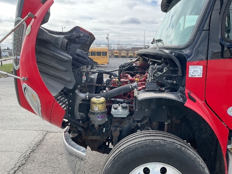 Used 2018 Freightliner M2 106 - photo 25