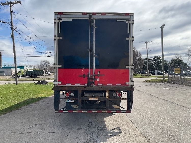 Used 2018 Freightliner M2 106 - photo 9