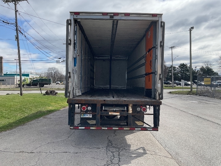 Used 2018 Freightliner M2 106 - photo 10