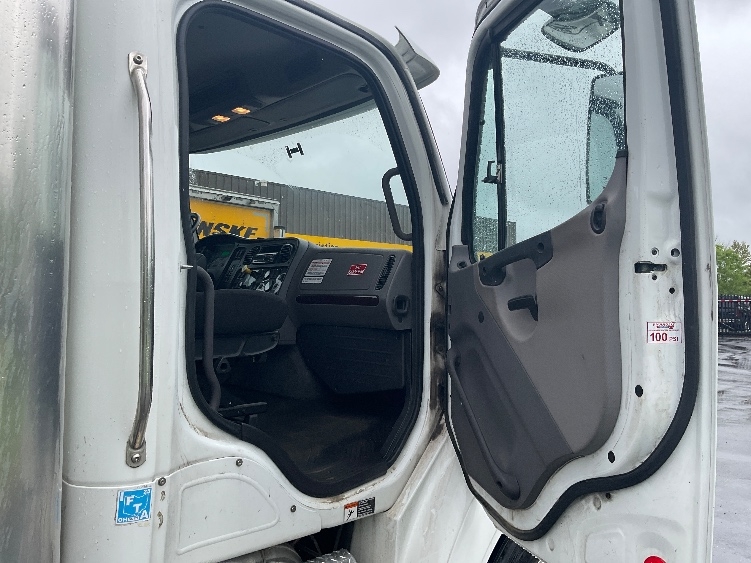 Used 2019 Freightliner M2 112 - photo 22