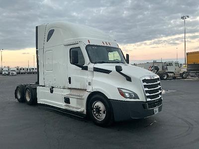 Used 2022 Freightliner Cascadia Detroit DD15AT Semi Truck with Sleeper Cab for sale #415031 - photo 1