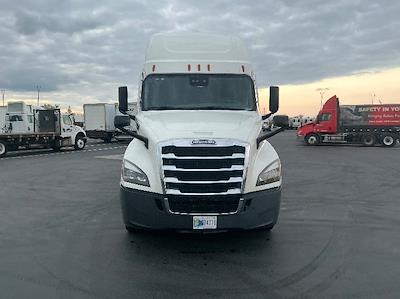 Used 2022 Freightliner Cascadia Detroit DD15AT Semi Truck with Sleeper Cab for sale #415031 - photo 2