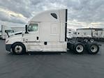 Used 2022 Freightliner Cascadia Detroit DD15AT Semi Truck with Sleeper Cab for sale #415031 - photo 4