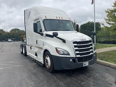 Used 2022 Freightliner Cascadia Detroit DD15AT Semi Truck with Sleeper Cab for sale #415037 - photo 1