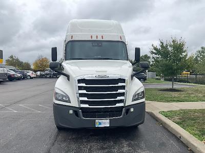 Used 2022 Freightliner Cascadia Detroit DD15AT Semi Truck with Sleeper Cab for sale #415037 - photo 2