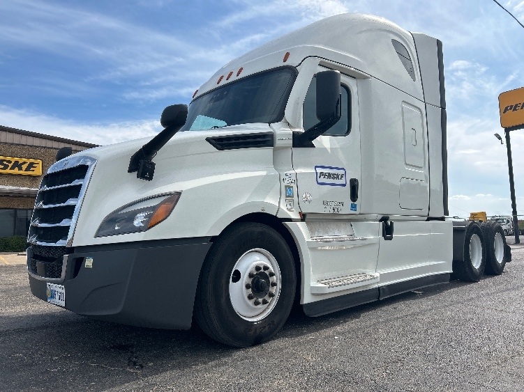 Used 2022 Freightliner Cascadia - photo 5