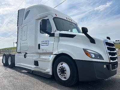 Used 2022 Freightliner Cascadia Detroit DD15AT Semi Truck with Sleeper Cab for sale #415041 - photo 1