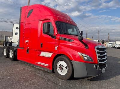 Used 2022 Freightliner Cascadia Detroit DD15AT Semi Truck with Sleeper Cab for sale #415588 - photo 1