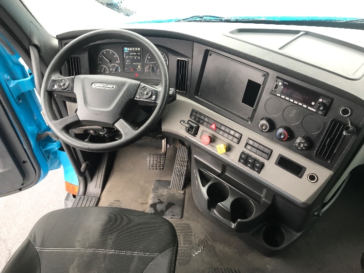 Used 2022 Freightliner Cascadia - photo 13