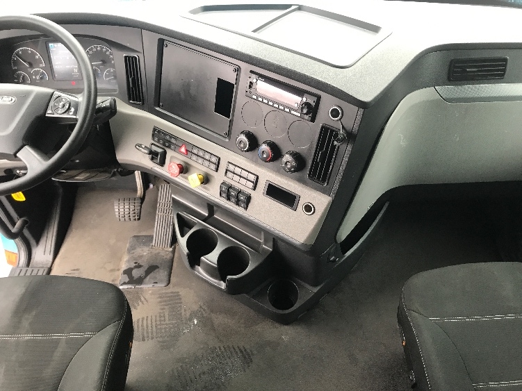Used 2022 Freightliner Cascadia - photo 14