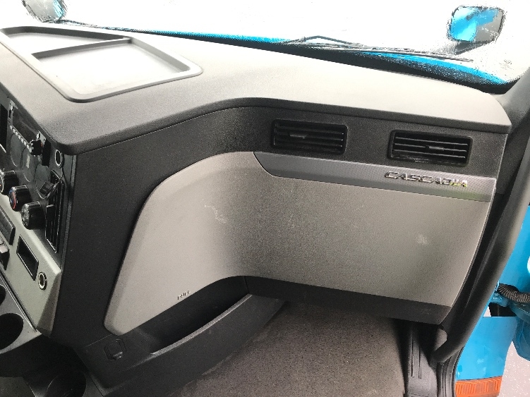 Used 2022 Freightliner Cascadia - photo 16